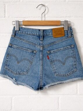 Levi’s Ribcage High Rise Denim Shorts Raw Hem 5-Pocket Classic Jean Shorts